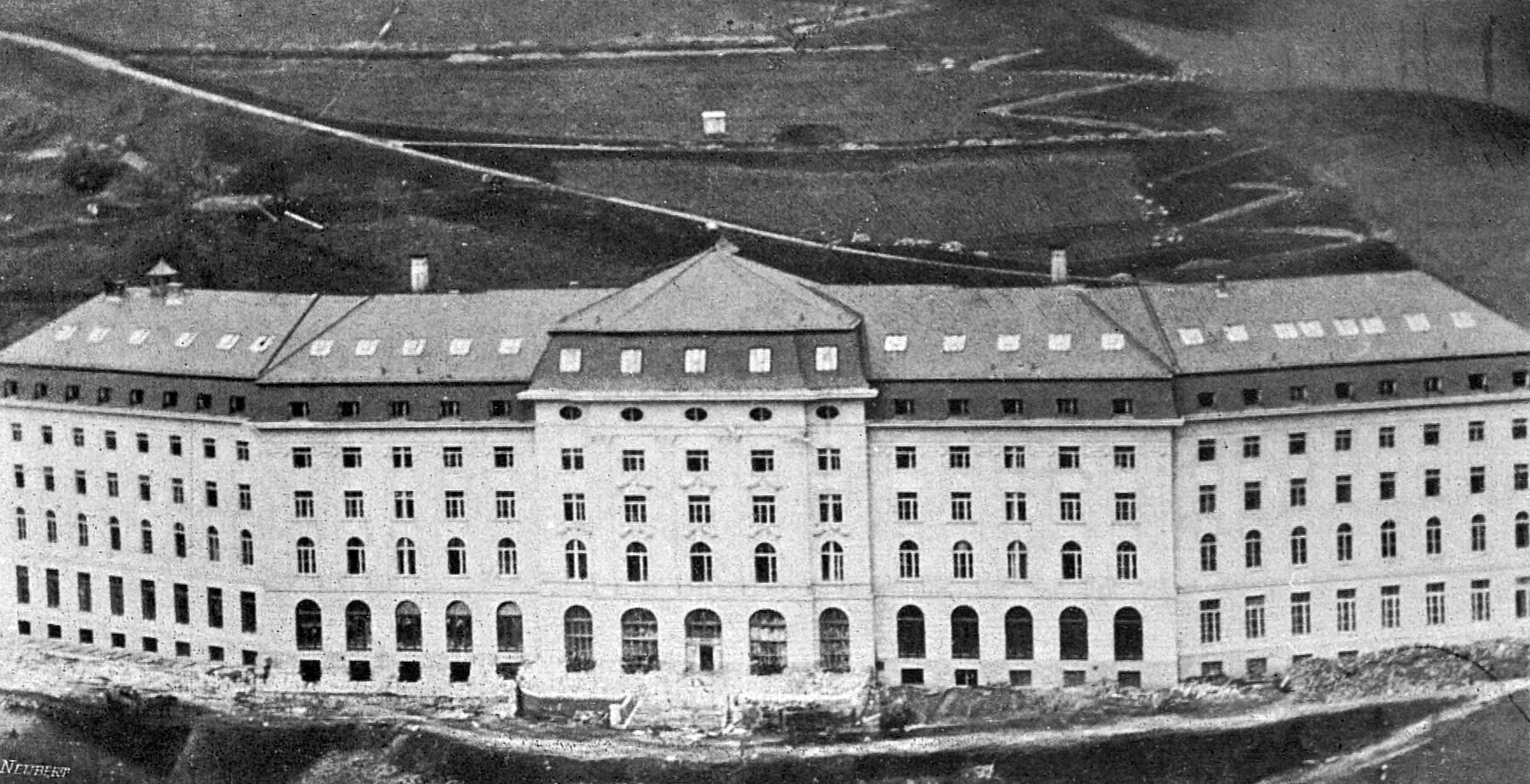 Radium_Palace,_Český_svět_1912